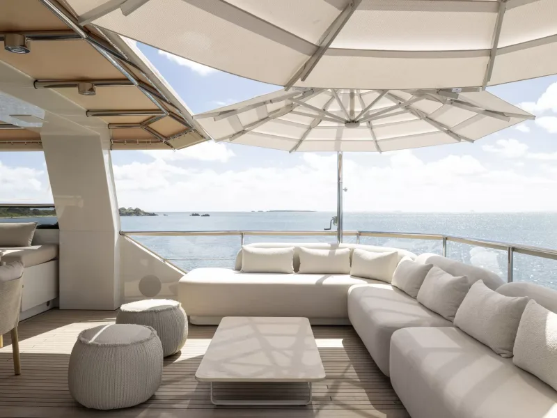 Spacious Saloon & Decks